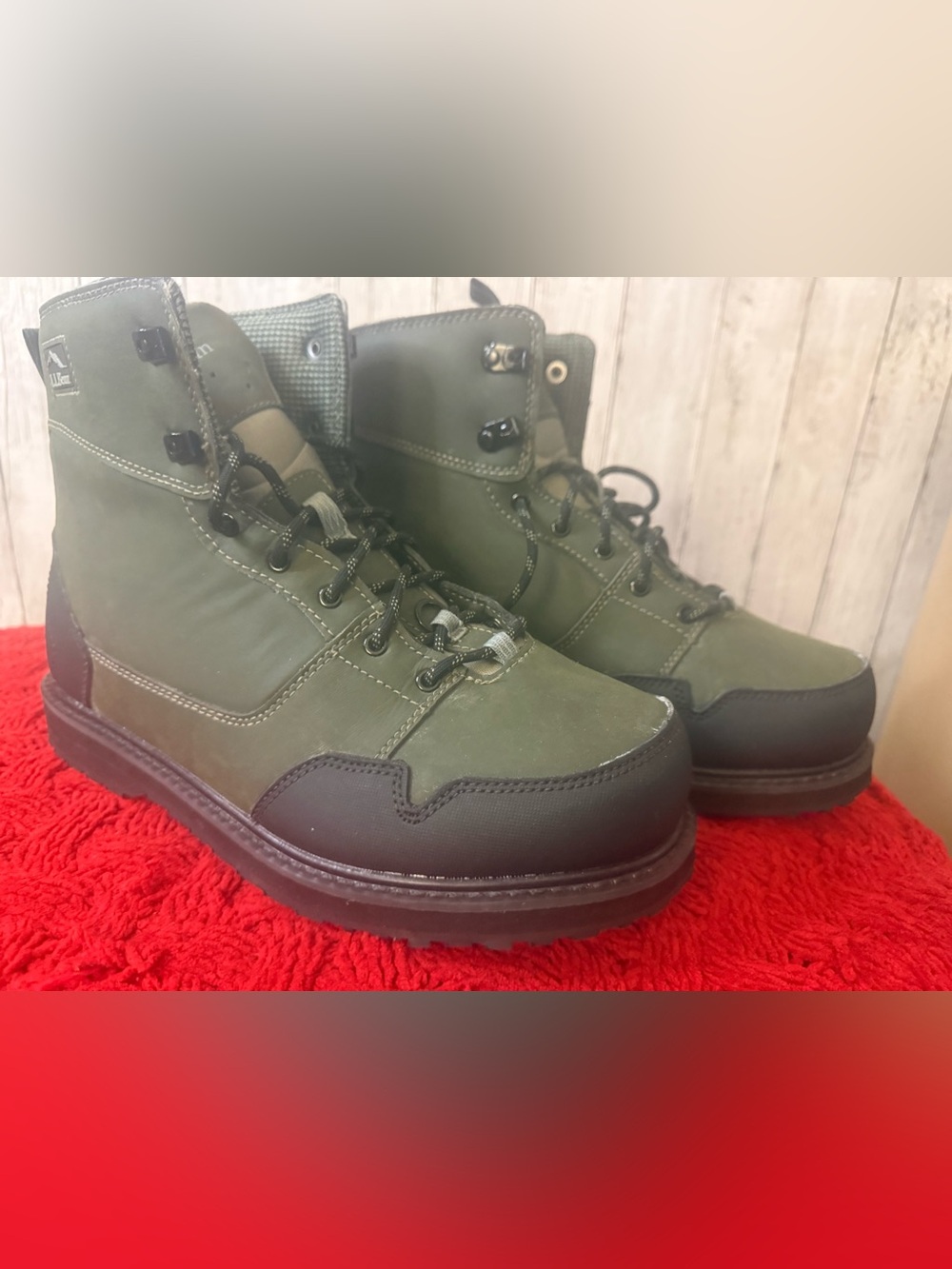 LL Bean Angler wading boots Mfg $150 10 barely worn Comfortable